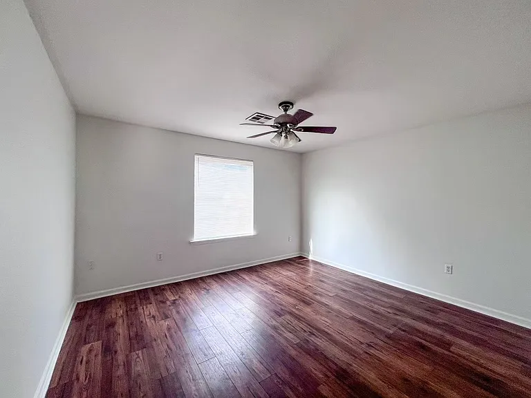 807 Vouray Dr #C — Photo 11