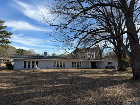 1 Woodland Dr, Jacksonville, AR 72076
