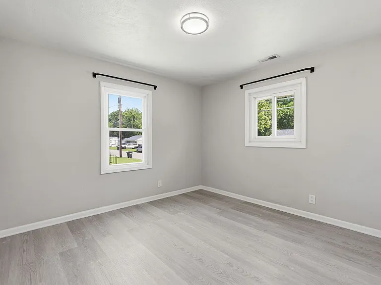 24 Warren Dr — Photo 28
