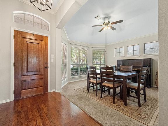 3rd image of 4624 Farringdon Ln