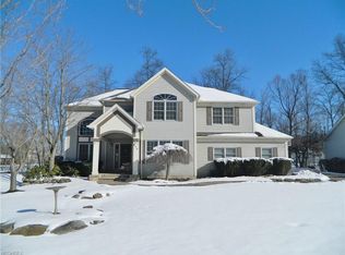 670 Rock Creek Dr, Aurora, OH 44202