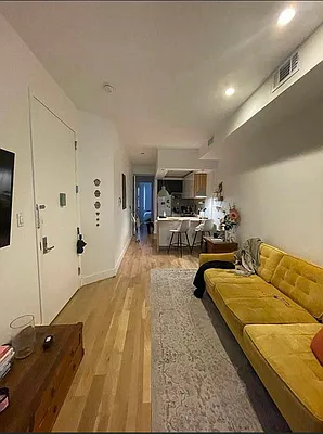 Rented by Space Link Realty | media 9