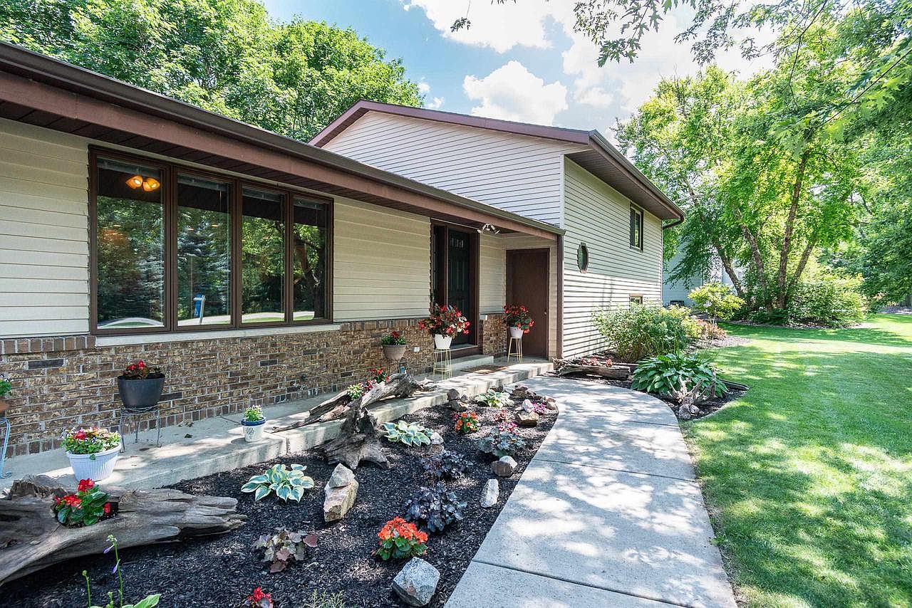 3276 East Danbury Drive, Janesville, WI 53546 | Zillow