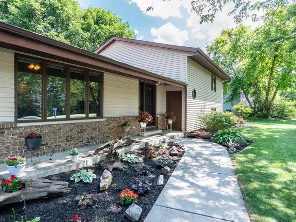 3276 East Danbury Drive, Janesville, WI 53546