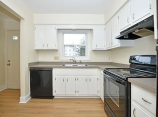 5750 Ridgeway Dr, Haslett, MI 48840