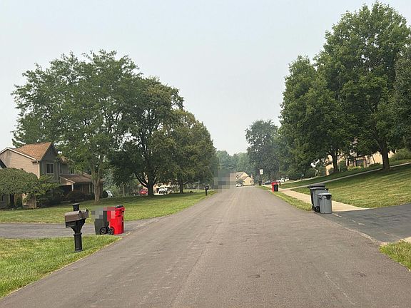 4th image of 9972 Oxford Dr