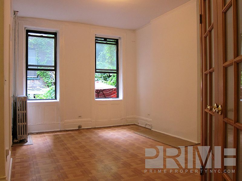 1st image of 270 W 12th St APT 1R