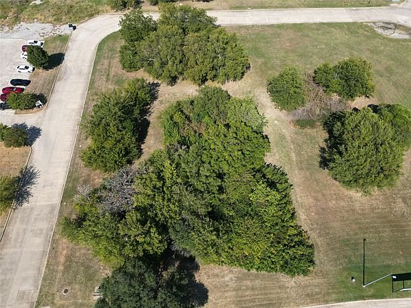 5th image of 1409 Brookview Dr