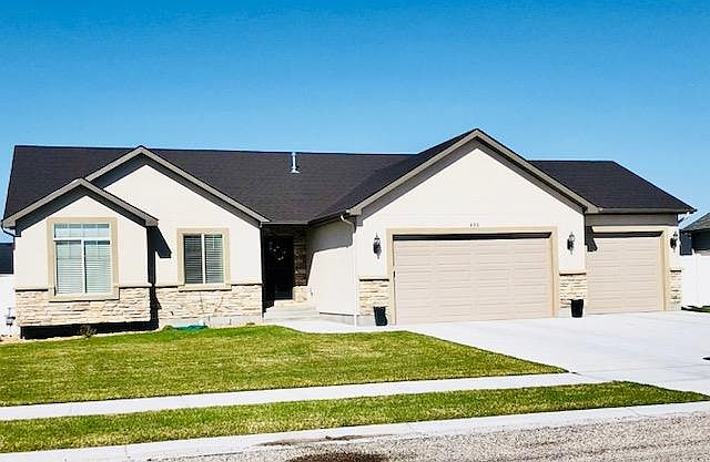 1st image of 400 S Deon Ln