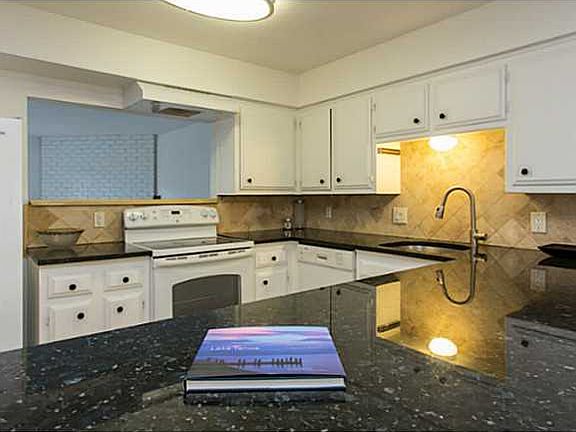 5th image of 866 Northwood Blvd #1
