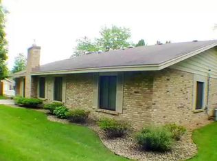 2240 Wildwood Cir, Minnetonka, MN 55305