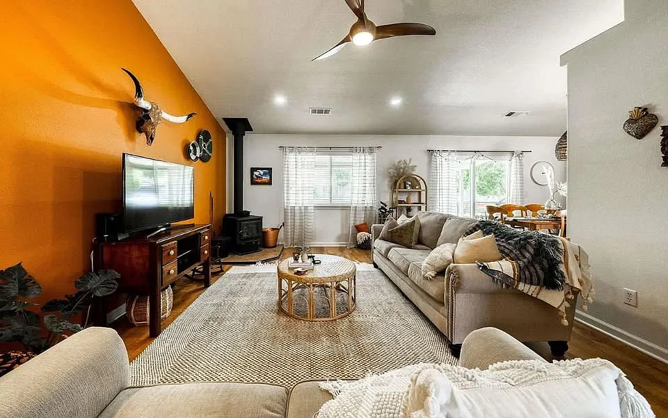 3 bed, 1512 sqft, $2,350 — Photo 2