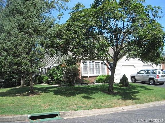 2nd image of 9A Norwich Dr #64