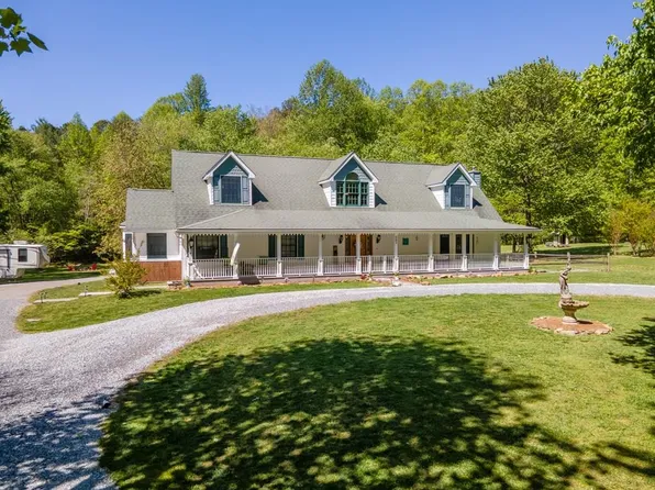 162 Wispering Creek Ln, Franklin, NC 28734