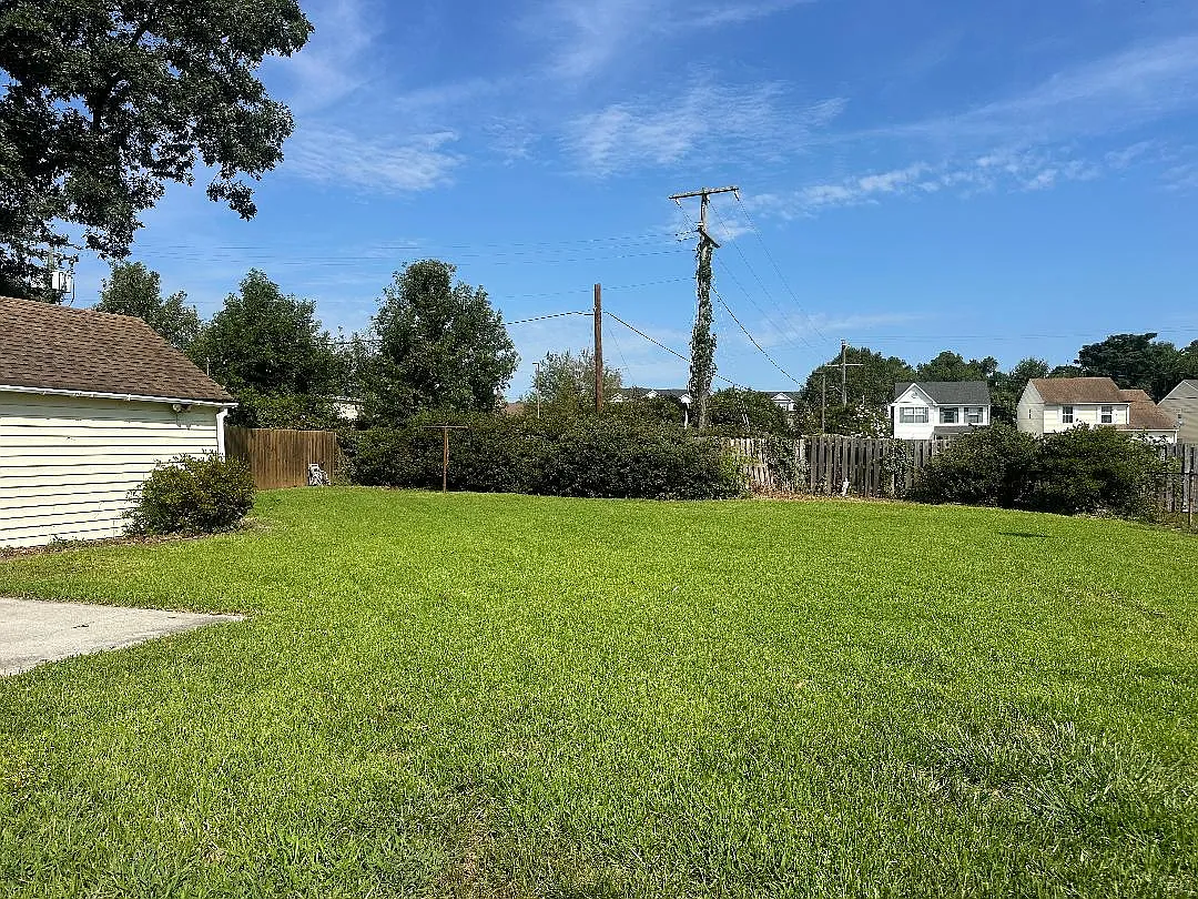3 bed, 1617 sqft, $2,150 — Photo 2