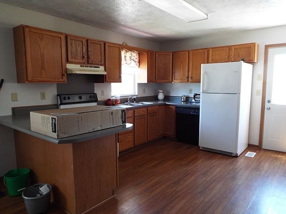 4th image of 406 E Christian St