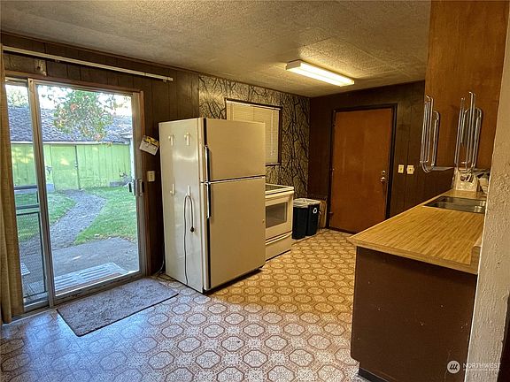5th image of 1615 S 84th Street