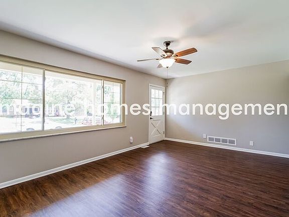 3rd image of 1469 Yellowglen Dr