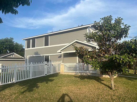 2nd image of 1604 Corn Hill Ln