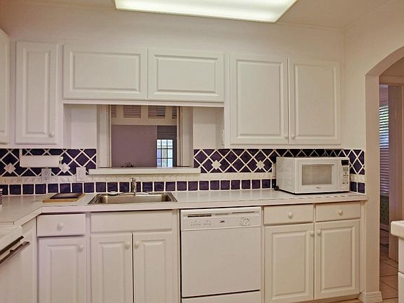 4th image of 798 Bougainvillea Ln