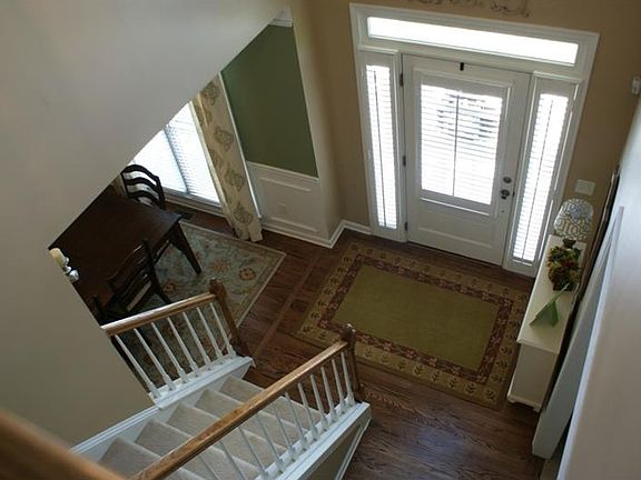 2nd image of 935 Garden Crossing Ln