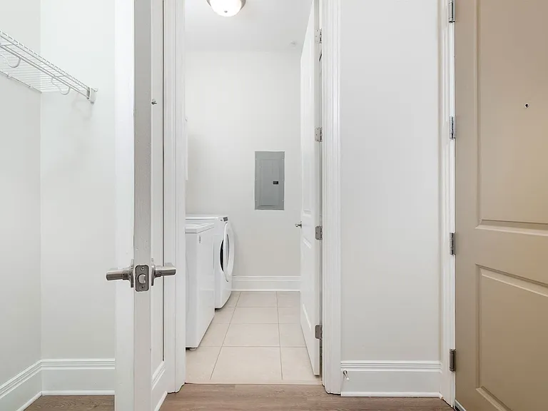 Harrison Park Apartments — Photo 32