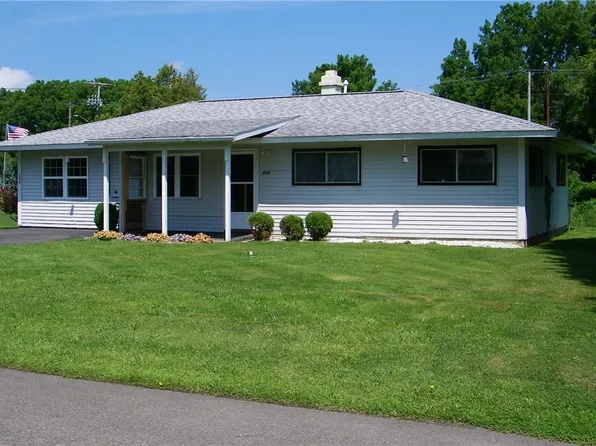 204 Maple Dr, Oneida, NY 13421