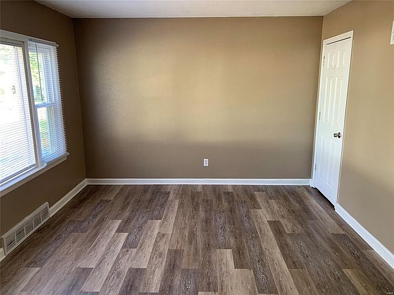 5th image of 1430 Broadlawns Ln
