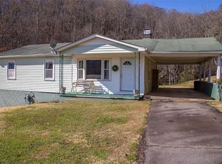 164 Blossomtown Dr, Franklin, NC 28734
