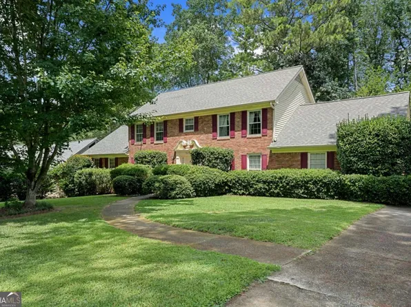 5271 Vernon Lake Dr, Atlanta, GA 30338