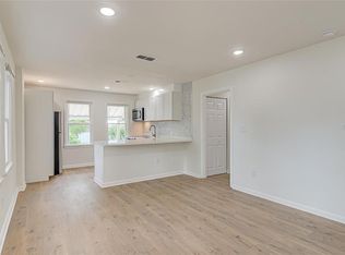 919 SW 6th Ave #919B, Gainesville, FL 32601