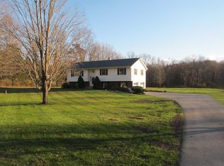 36 Rossway Rd, Pleasant valley, NY 12569