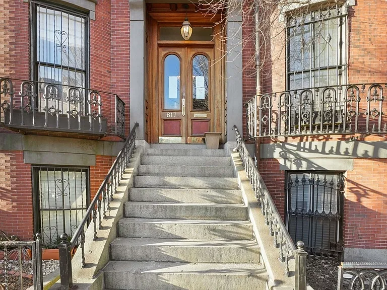 617 Massachusetts Ave #3 — Photo 20