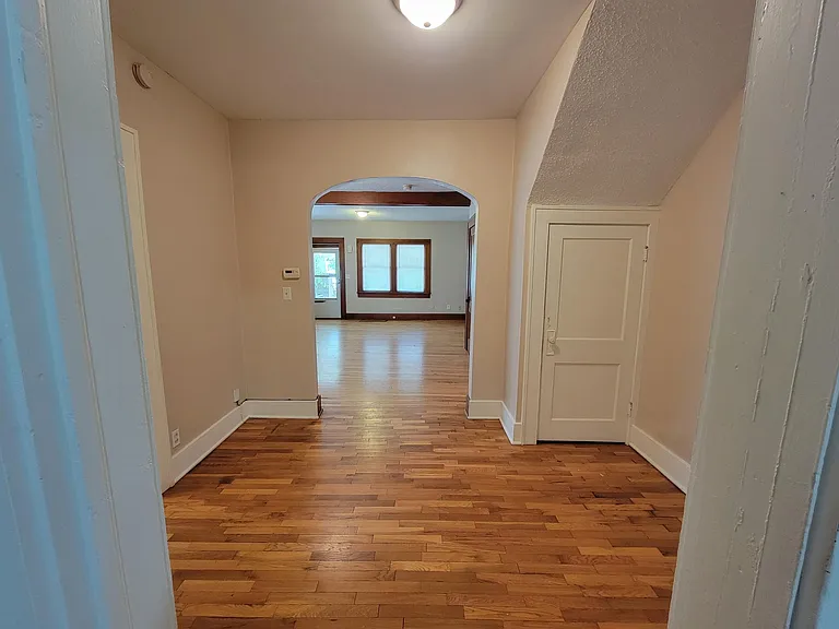 424 S Millwood St — Photo 7