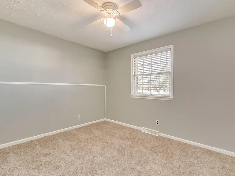 221 Wildwood Pl — Photo 11