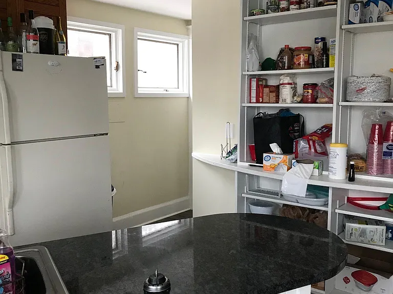 439 Warner St — Photo 3
