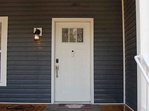 3rd image of 959 Lake Forest Dr