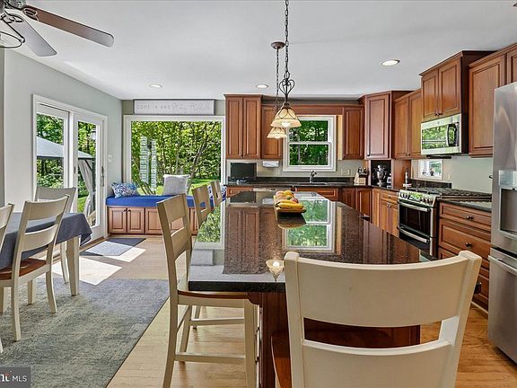 5th image of 9 Kings Valley Ct