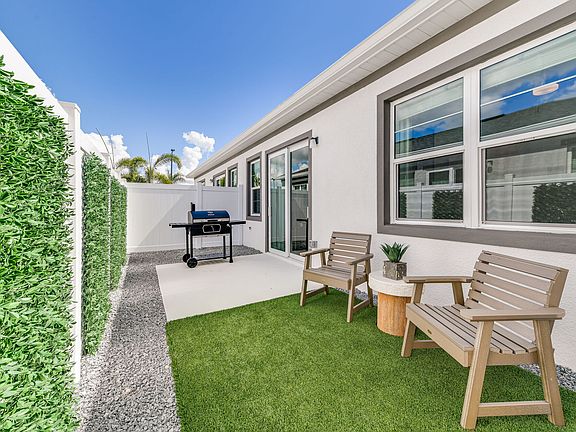 3rd image of 4180 Yardly Dr APT 100