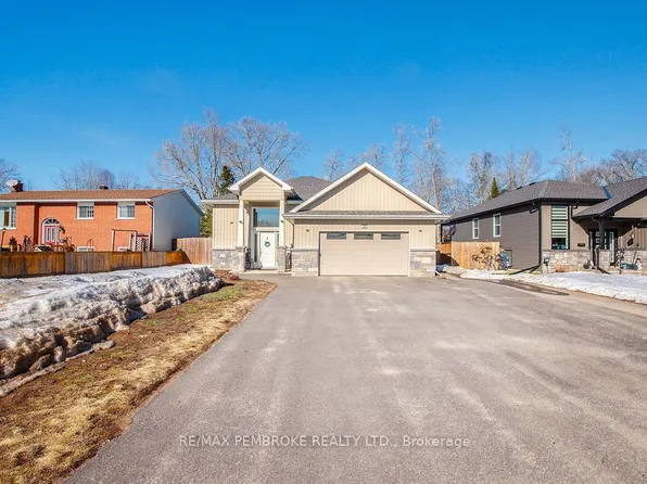 21A East St, Petawawa, ON K8H 2N7