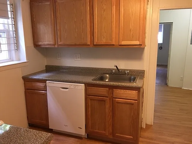 119 Sutherland Rd #A — Photo 8