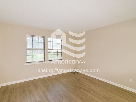 183947_005_living_room_13729933.jpg
