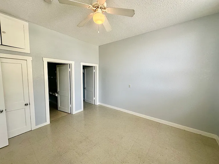 140 1/2 E San Antonio St #5 — Photo 7