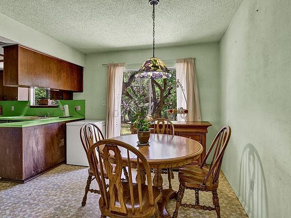 5th image of 1007 N Riviera Cir