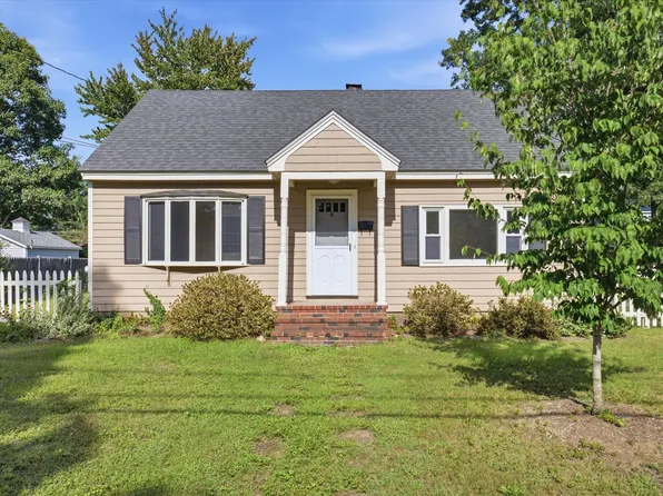 6 Pleasant St, Chelmsford, MA 01824