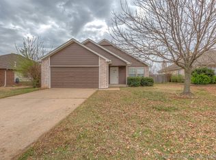 11709 S Fir Ave, Jenks, OK 74037