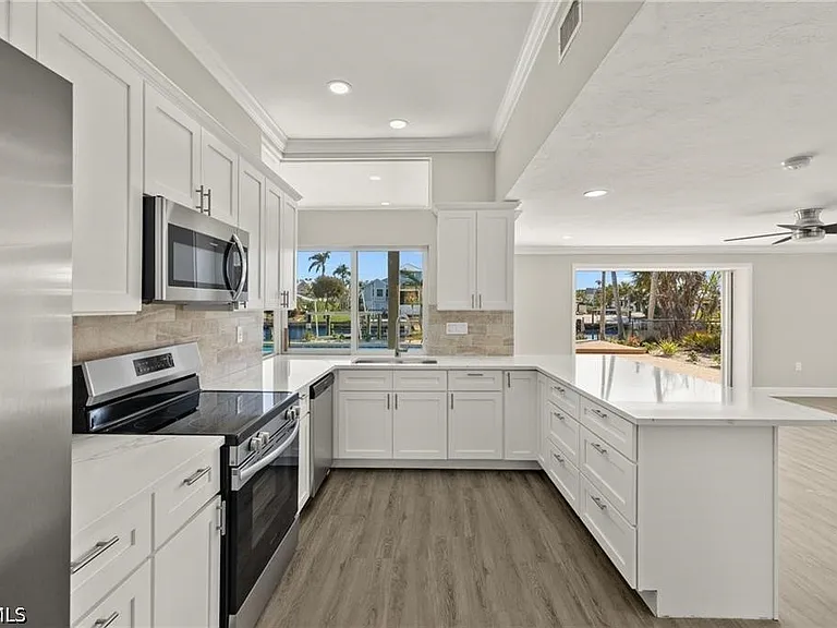 780 Beach Rd — Photo 9