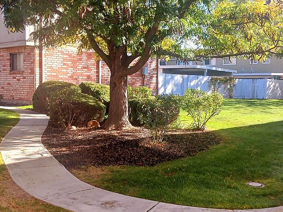5th image of 1319 Green Ct N