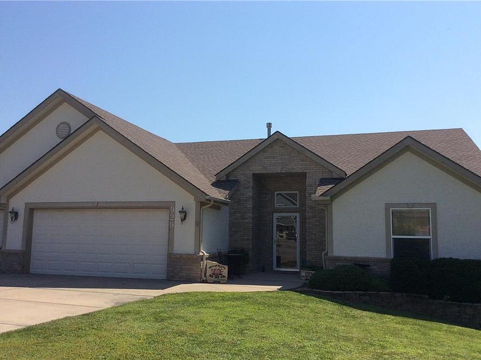 1st image of 929 Redwood Cir