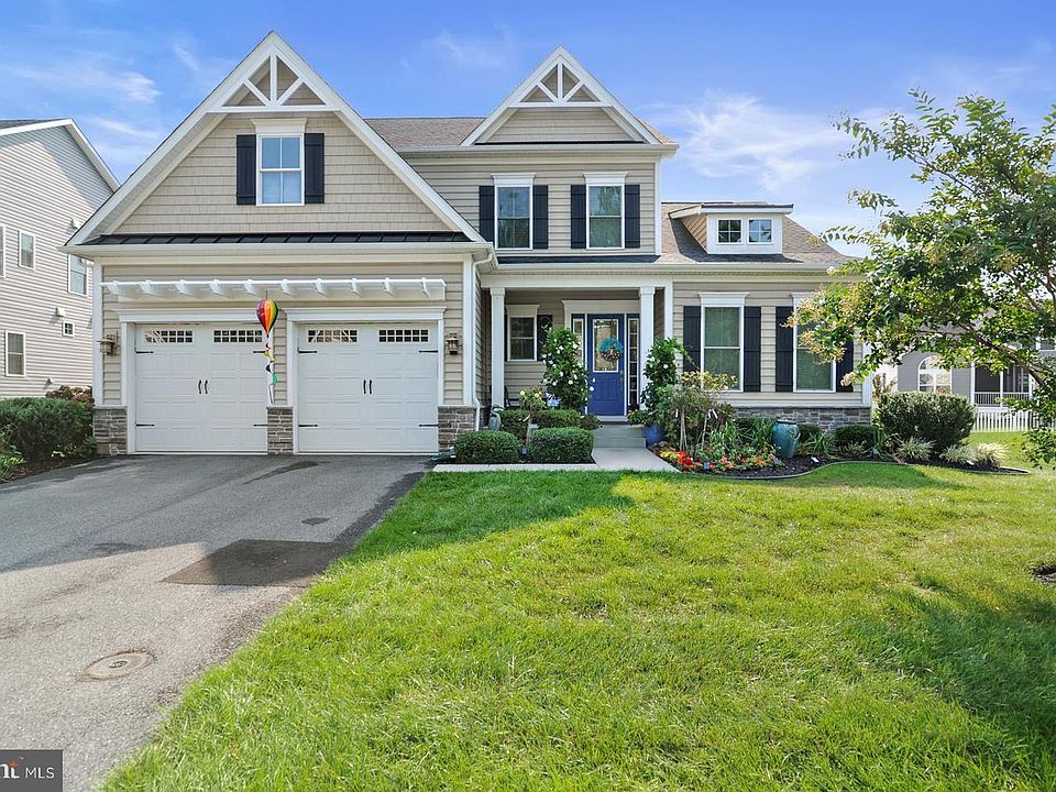 1st image of 41218 Gloucester Dr
